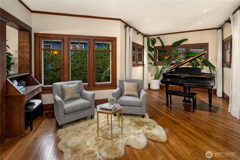 Property photo for 2212 Federal Avenue E, Seattle photo 11