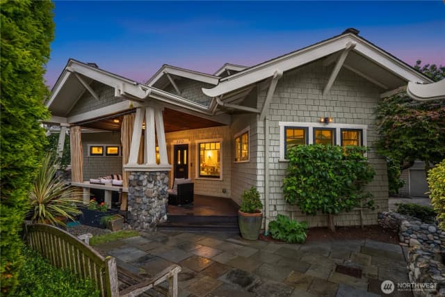 Property photo for 2212 Federal Avenue E, Seattle