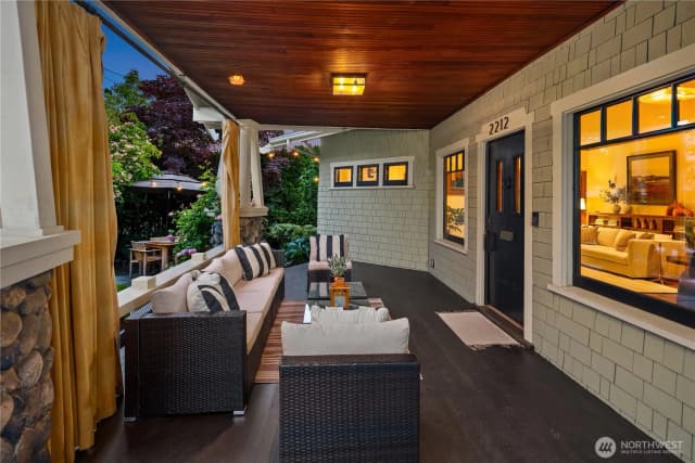 Property photo for 2212 Federal Avenue E, Seattle photo 5