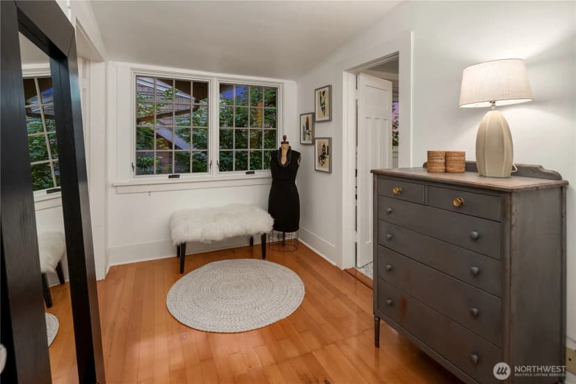 Property photo for 2212 Federal Avenue E, Seattle photo 24