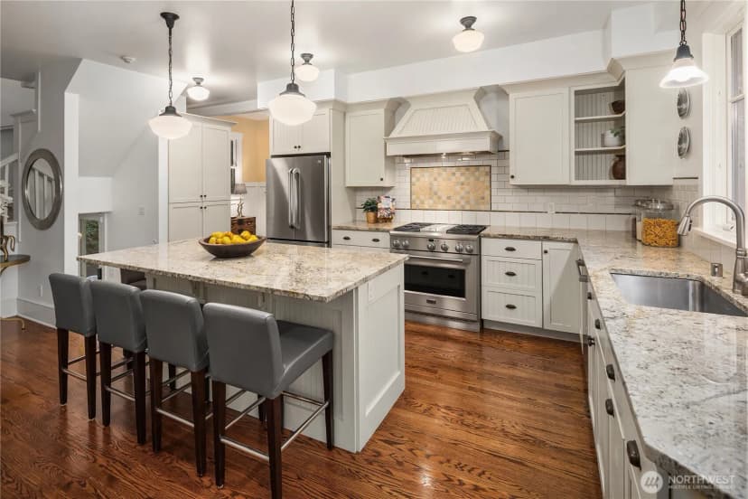 Property photo for 2212 Federal Avenue E, Seattle photo 17