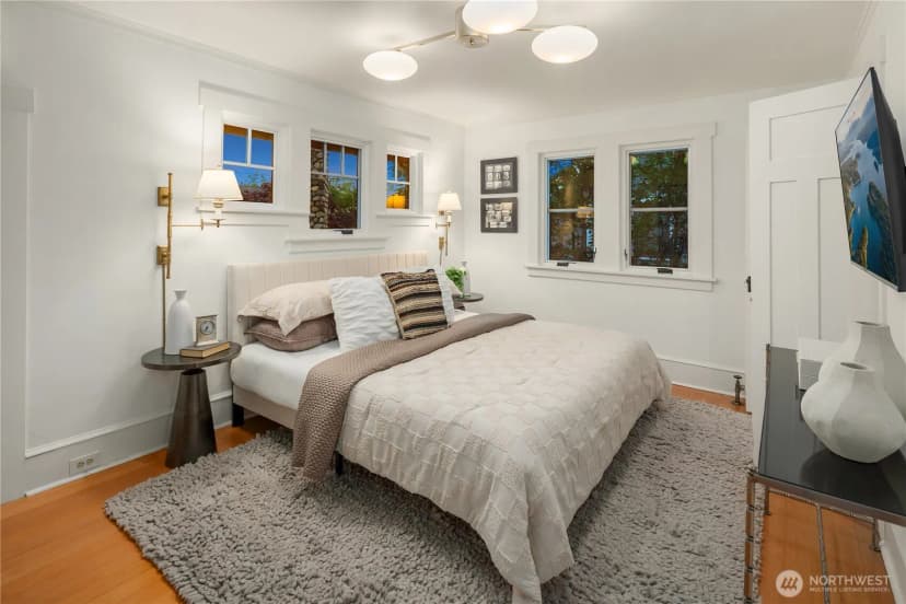 Property photo for 2212 Federal Avenue E, Seattle photo 23