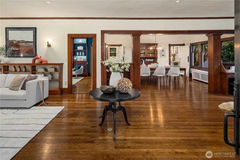 Property photo for 2212 Federal Avenue E, Seattle photo 7