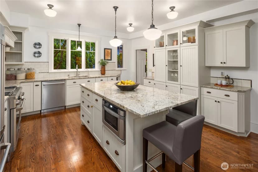 Property photo for 2212 Federal Avenue E, Seattle photo 15