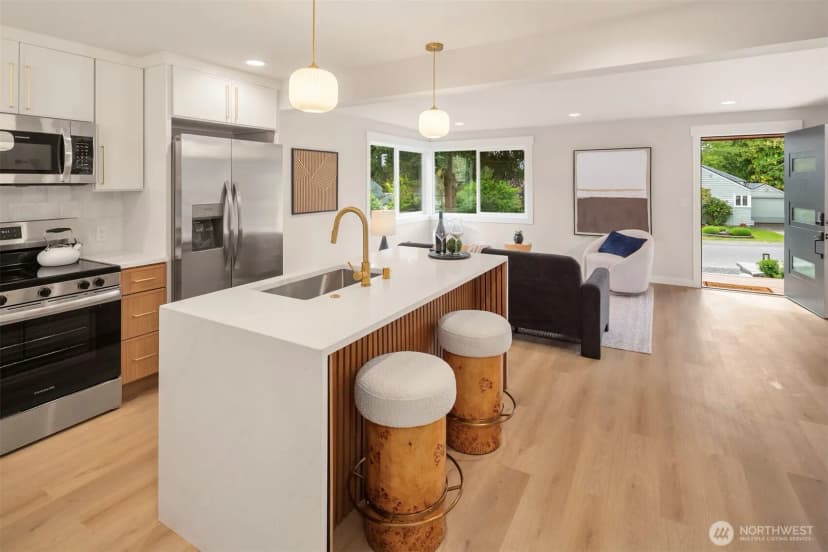 Property photo for 11026 Evanston Avenue N, Seattle photo 9