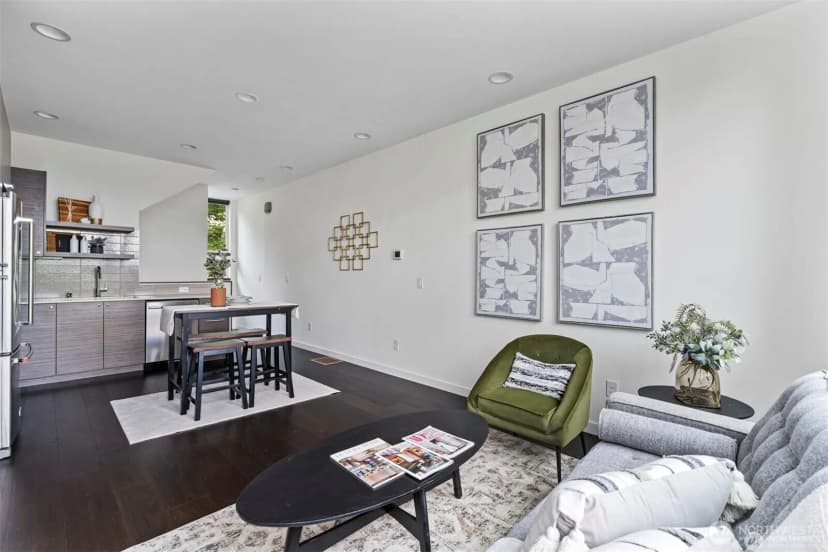Property photo for 230 26th Avenue E, Seattle photo 9