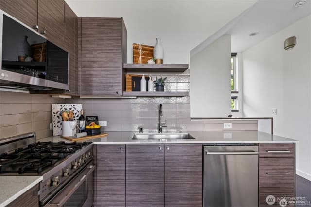 Property photo for 230 26th Avenue E, Seattle photo 4