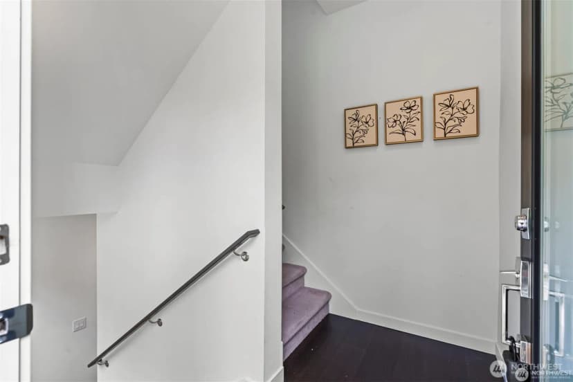 Property photo for 230 26th Avenue E, Seattle photo 16