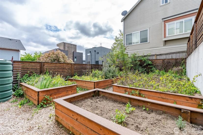 Property photo for 230 26th Avenue E, Seattle photo 22