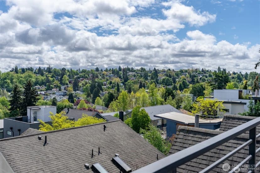 Property photo for 230 26th Avenue E, Seattle photo 25