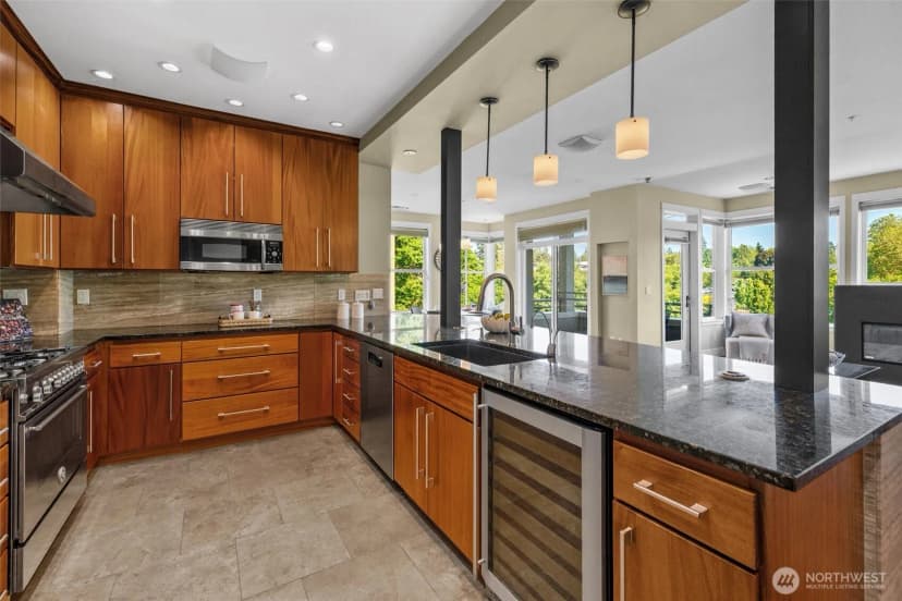 Property photo for 10045 Ne 1st Street #422, Bellevue photo 6