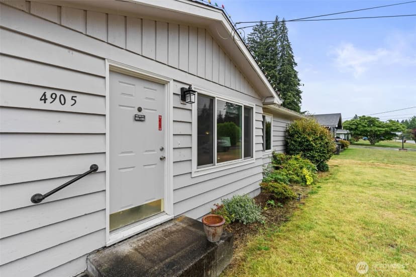 Property photo for 4905 21st Avenue Se, Lacey photo 2