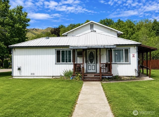 Property photo for 402 Juniper Street, Oroville