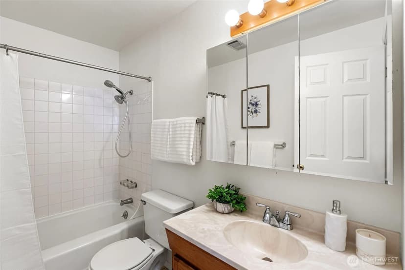 Property photo for 16812 123rd Avenue Se, Renton photo 14
