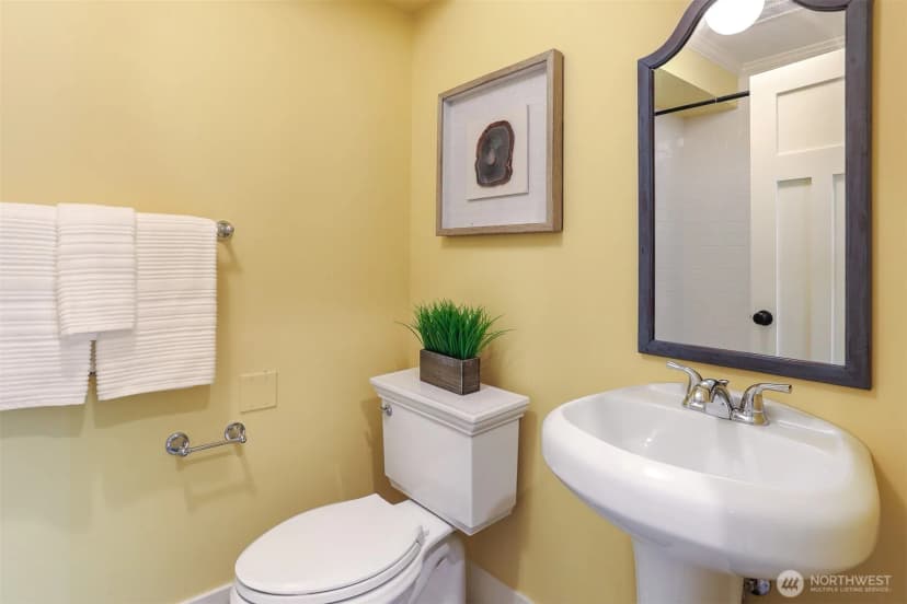 Property photo for 2222 Warren Avenue N, Seattle photo 32