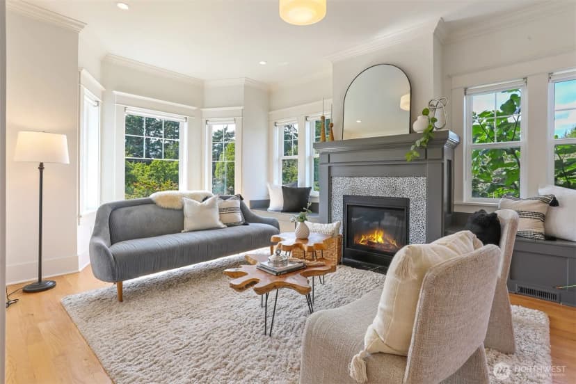 Property photo for 2222 Warren Avenue N, Seattle photo 6