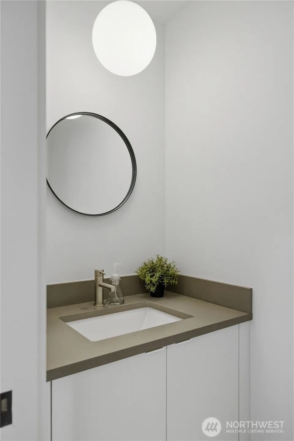 Property photo for 918 N 100th Street #b, Seattle photo 16