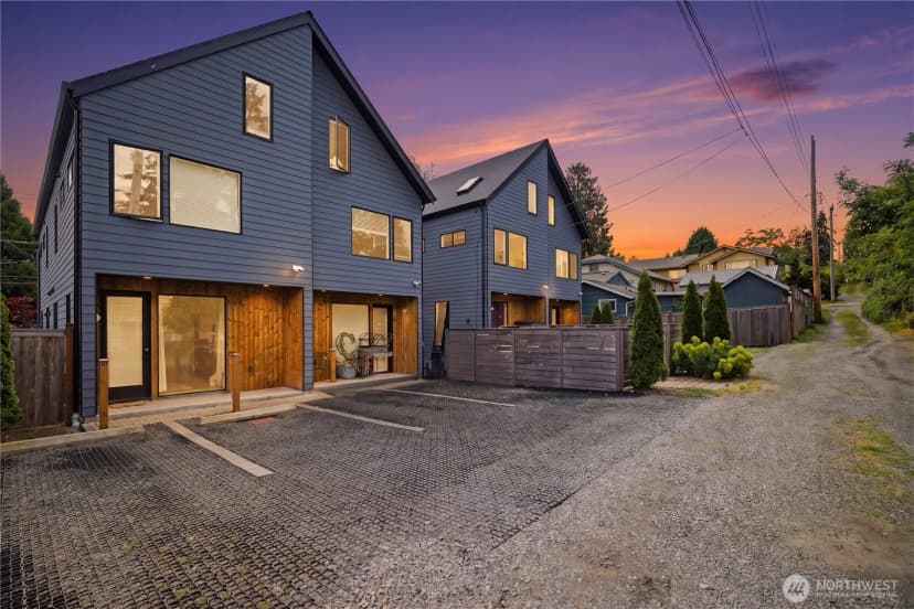 Property photo for 918 N 100th Street #b, Seattle