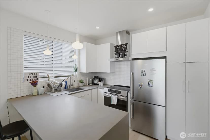 Property photo for 918 N 100th Street #b, Seattle photo 12