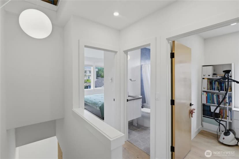 Property photo for 918 N 100th Street #b, Seattle photo 19