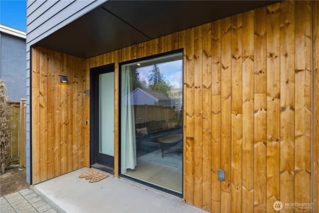 Property photo for 918 N 100th Street #b, Seattle photo 3