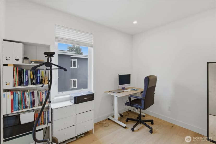 Property photo for 918 N 100th Street #b, Seattle photo 22
