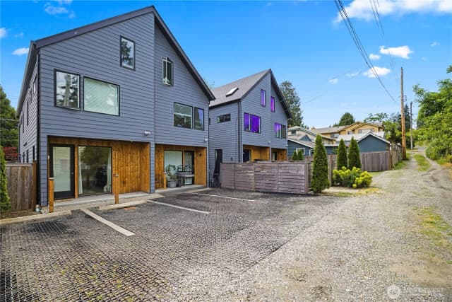 Property photo for 918 N 100th Street #b, Seattle photo 5