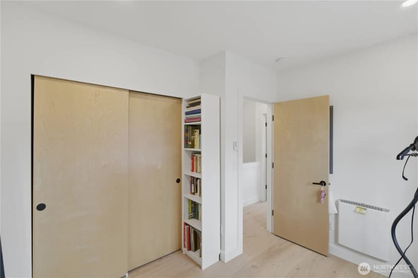 Property photo for 918 N 100th Street #b, Seattle photo 23