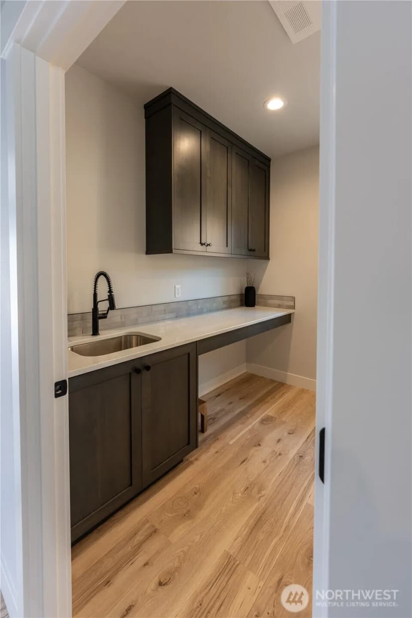 Property photo for 170 Chadwick Street Nw, East Wenatchee photo 24
