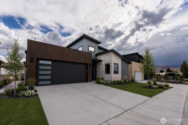 Property photo for 170 Chadwick Street Nw, East Wenatchee