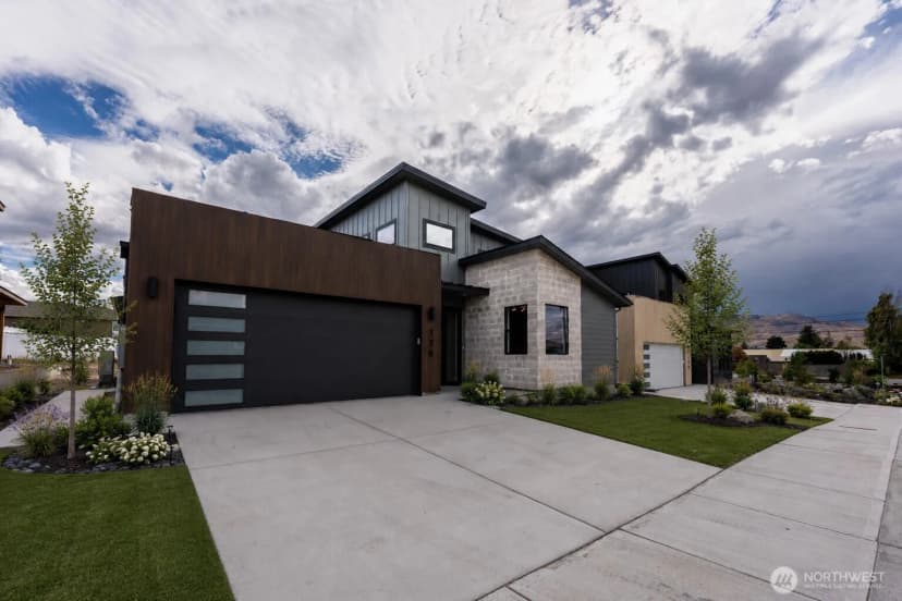 Property photo for 170 Chadwick Street Nw, East Wenatchee