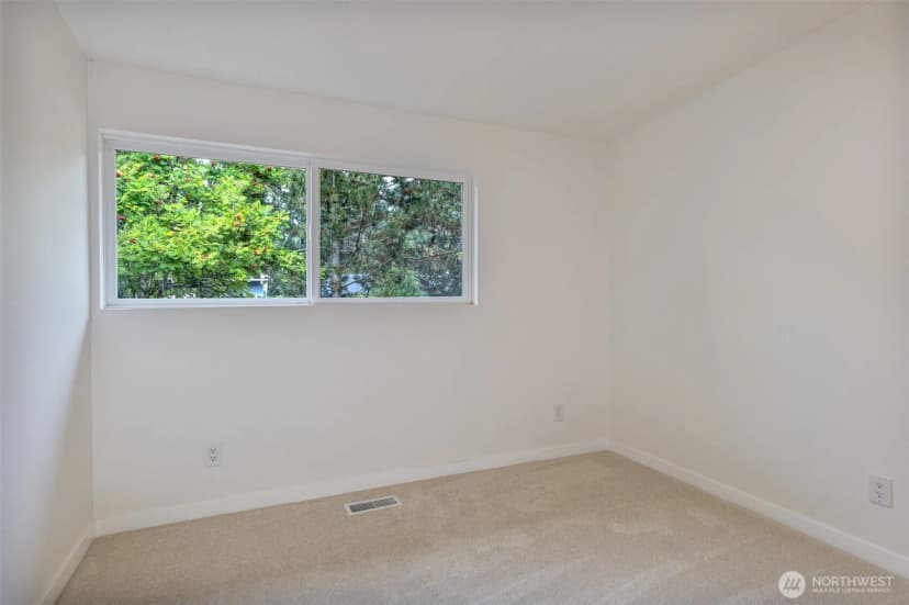 Property photo for 6320 Gregory Street W, University Place photo 33