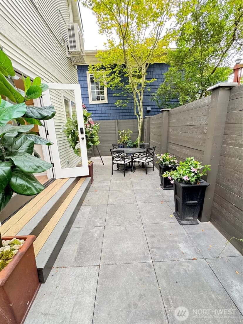 Property photo for 1525 Mcgilvra Boulevard E, Seattle photo 21