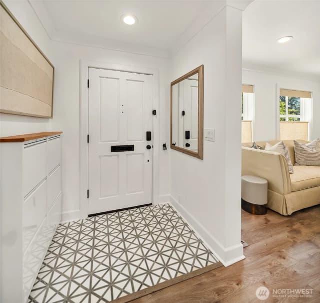Property photo for 1525 Mcgilvra Boulevard E, Seattle photo 2