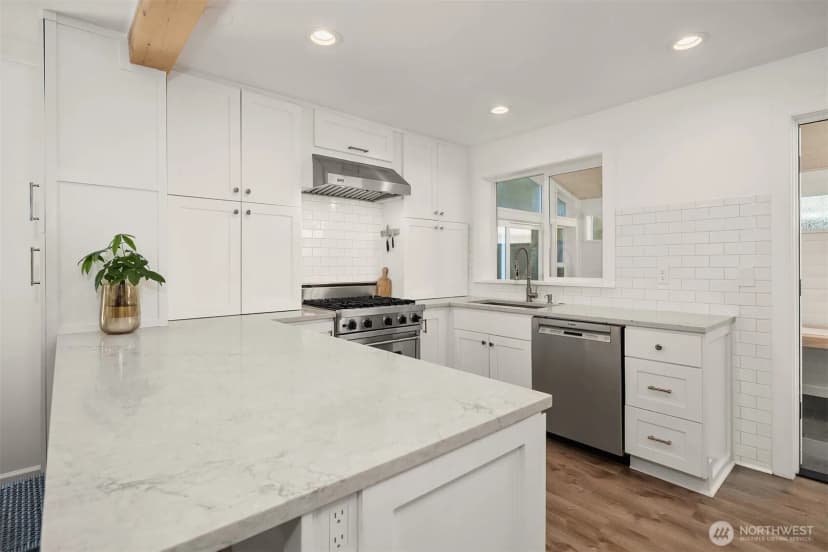 Property photo for 1525 Mcgilvra Boulevard E, Seattle photo 6