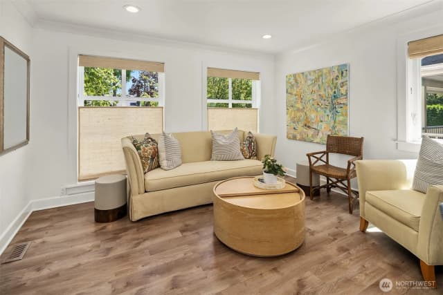 Property photo for 1525 Mcgilvra Boulevard E, Seattle photo 4