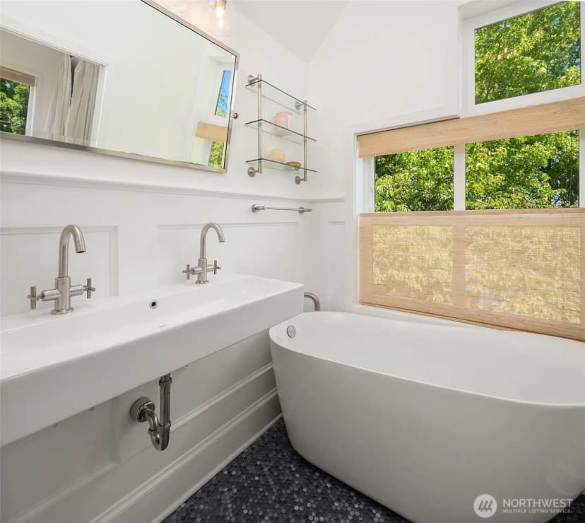 Property photo for 1525 Mcgilvra Boulevard E, Seattle photo 10