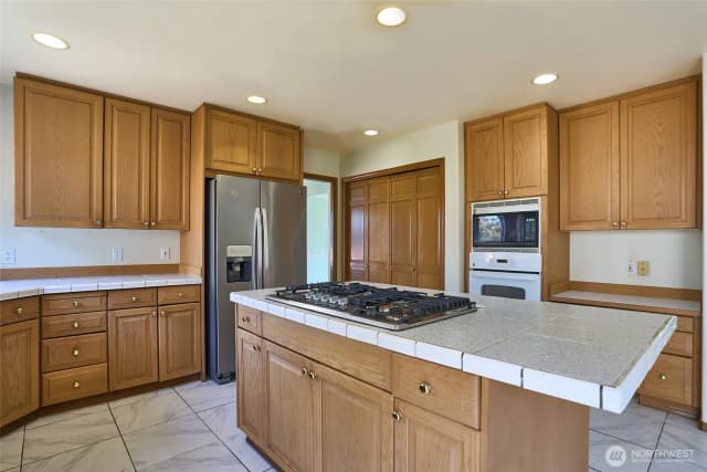 Property photo for 14542 Se 243rd Place, Kent photo 3