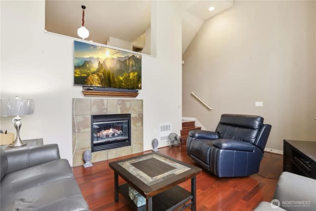 Property photo for 4812 Pointes Drive, Mukilteo photo 5