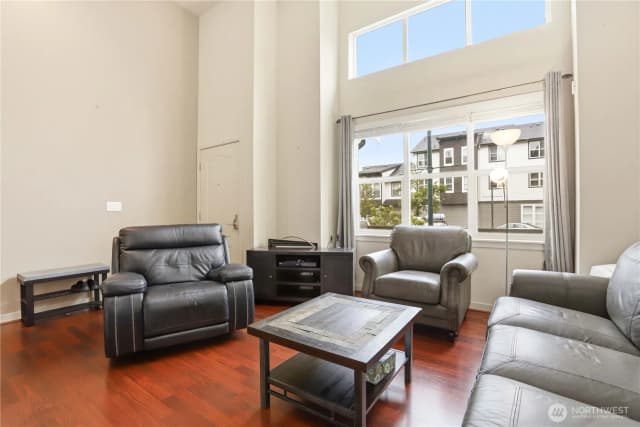 Property photo for 4812 Pointes Drive, Mukilteo photo 4