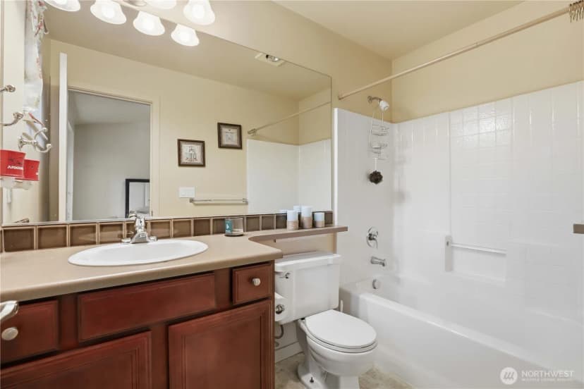 Property photo for 4812 Pointes Drive, Mukilteo photo 18
