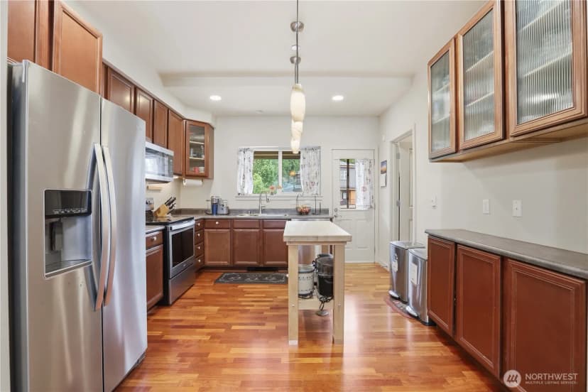 Property photo for 4812 Pointes Drive, Mukilteo photo 8