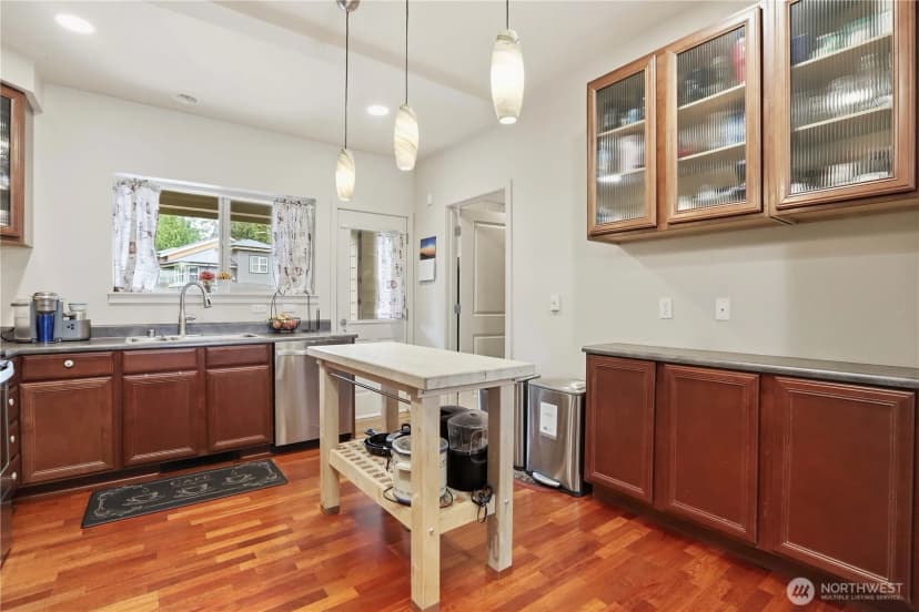 Property photo for 4812 Pointes Drive, Mukilteo photo 9