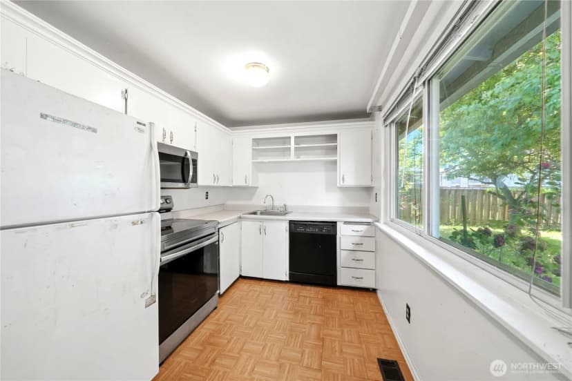 Property photo for 10525 Se 237th Street, Kent photo 9