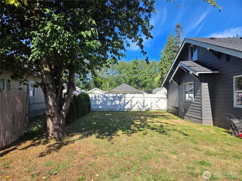Property photo for 820 N 1st Avenue, Kelso photo 25
