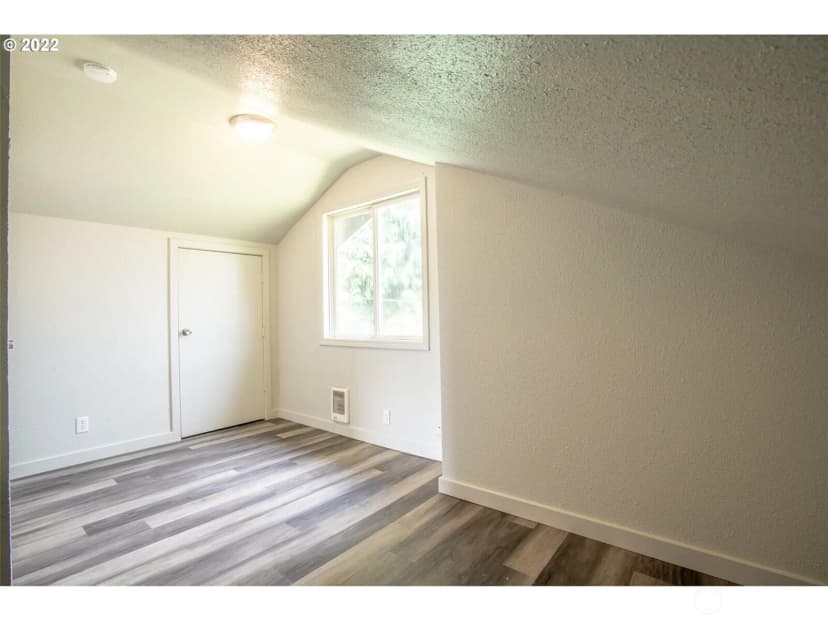 Property photo for 820 N 1st Avenue, Kelso photo 19