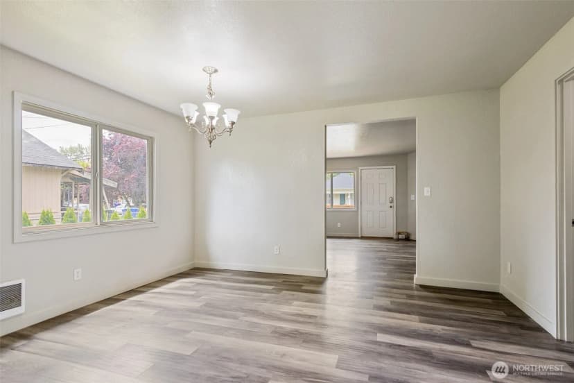 Property photo for 820 N 1st Avenue, Kelso photo 14