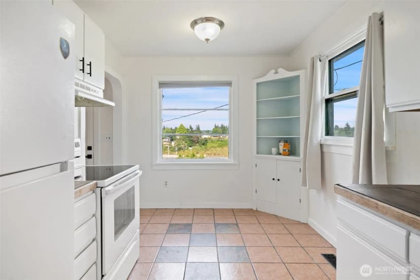 Property photo for 1205 Oyster Bay Avenue S, Bremerton photo 18