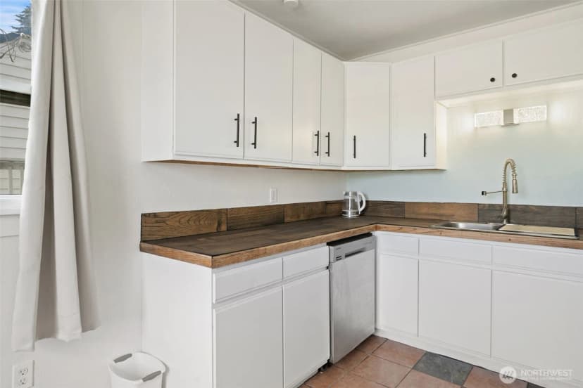 Property photo for 1205 Oyster Bay Avenue S, Bremerton photo 17