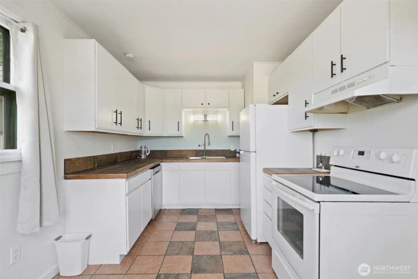Property photo for 1205 Oyster Bay Avenue S, Bremerton photo 13